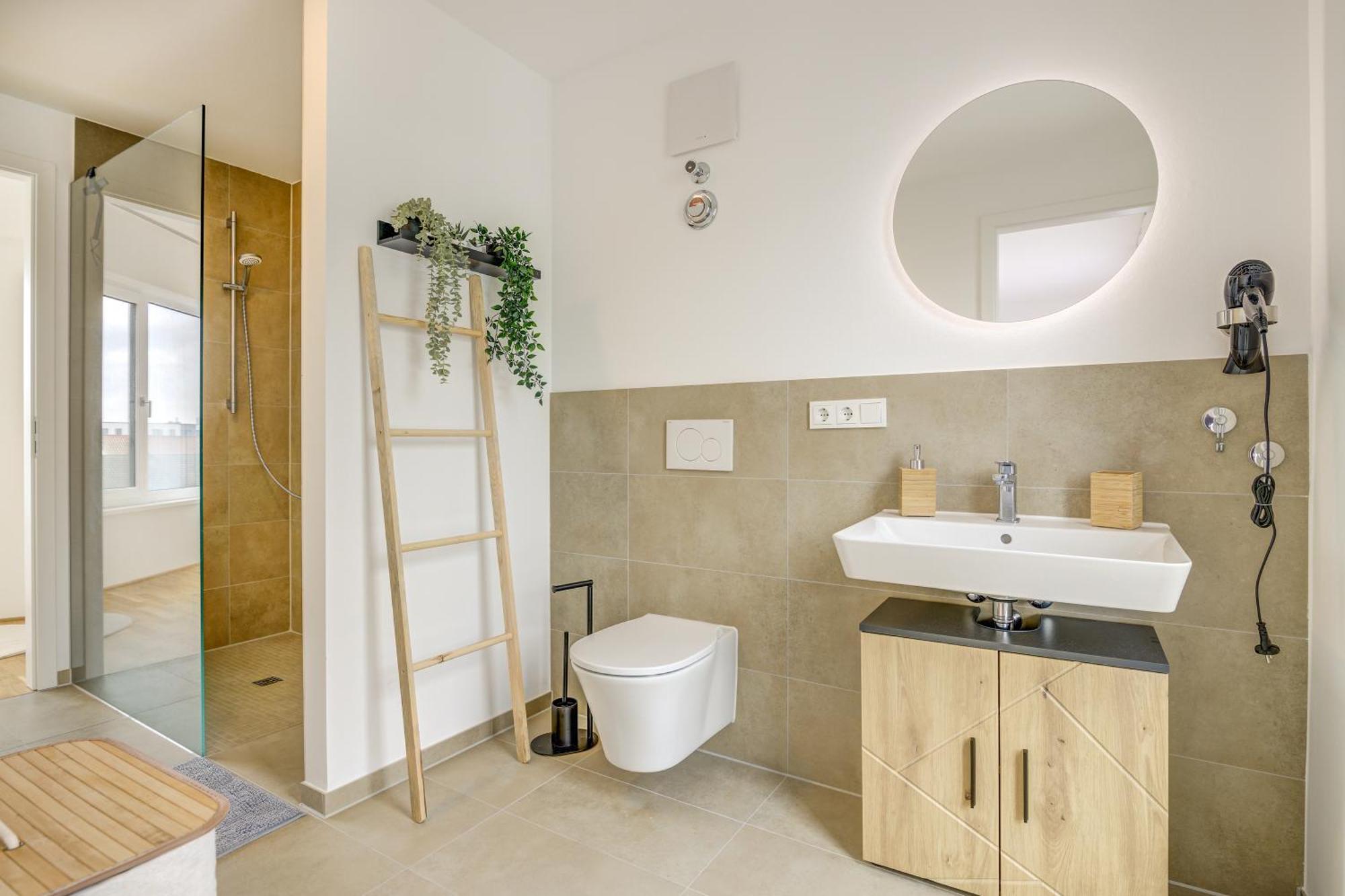 Exklusive 3-Zimmer Luxus-Maisonette In Hochheim - Naehe Frankfurt Flughafen, Wiesbaden Und Mainz Hochheim am Main Buitenkant foto