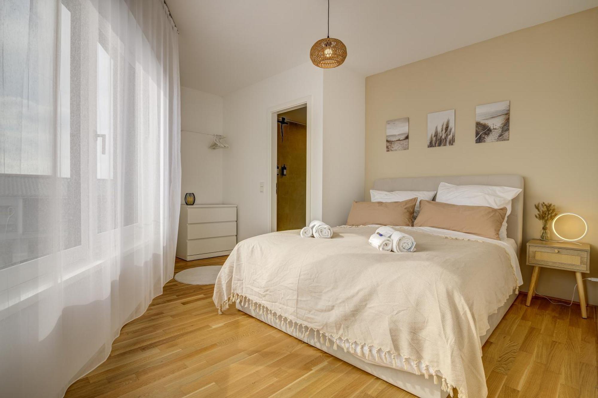 Exklusive 3-Zimmer Luxus-Maisonette In Hochheim - Naehe Frankfurt Flughafen, Wiesbaden Und Mainz Hochheim am Main Buitenkant foto