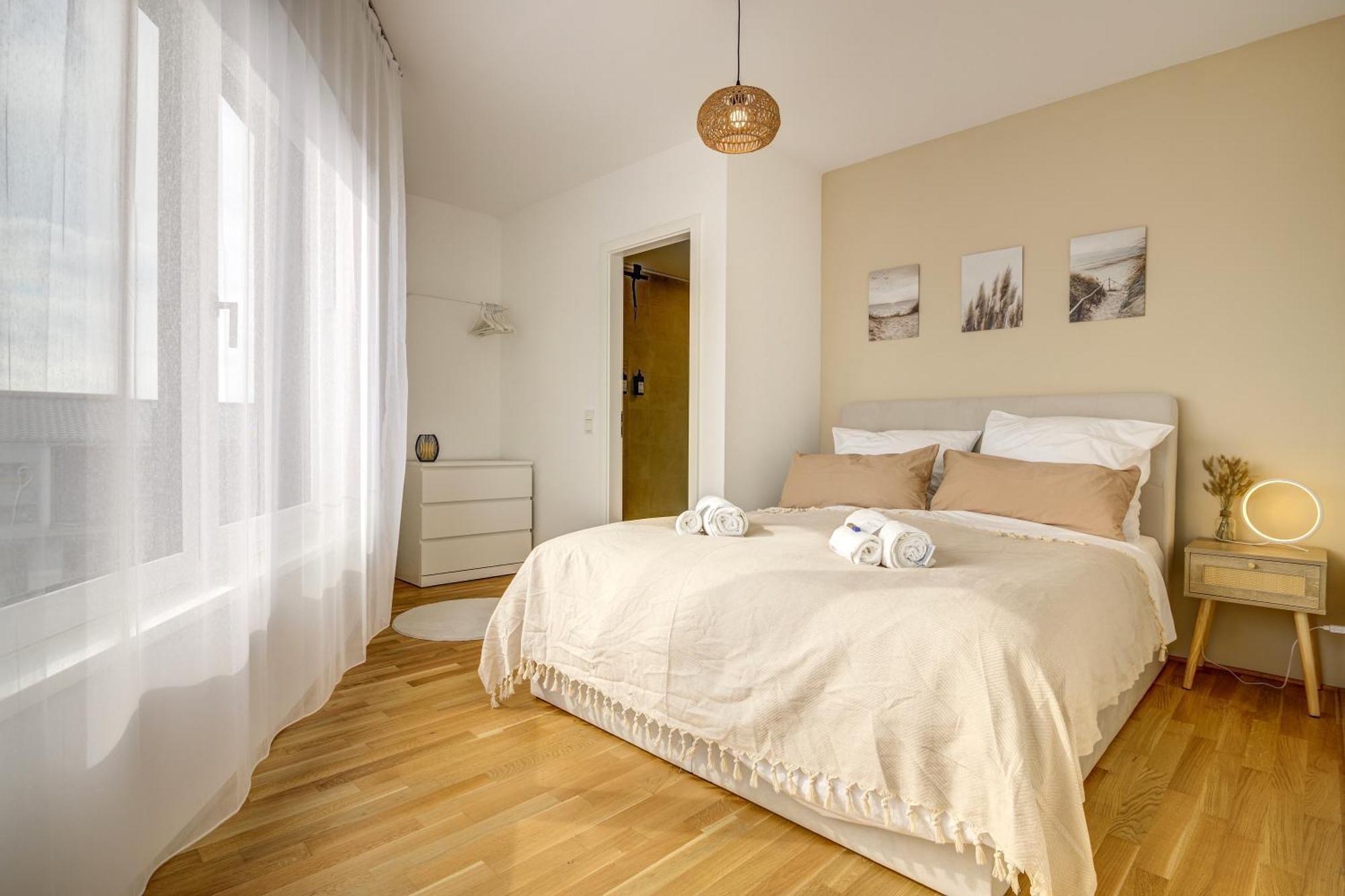 Exklusive 3-Zimmer Luxus-Maisonette In Hochheim - Naehe Frankfurt Flughafen, Wiesbaden Und Mainz Hochheim am Main Buitenkant foto